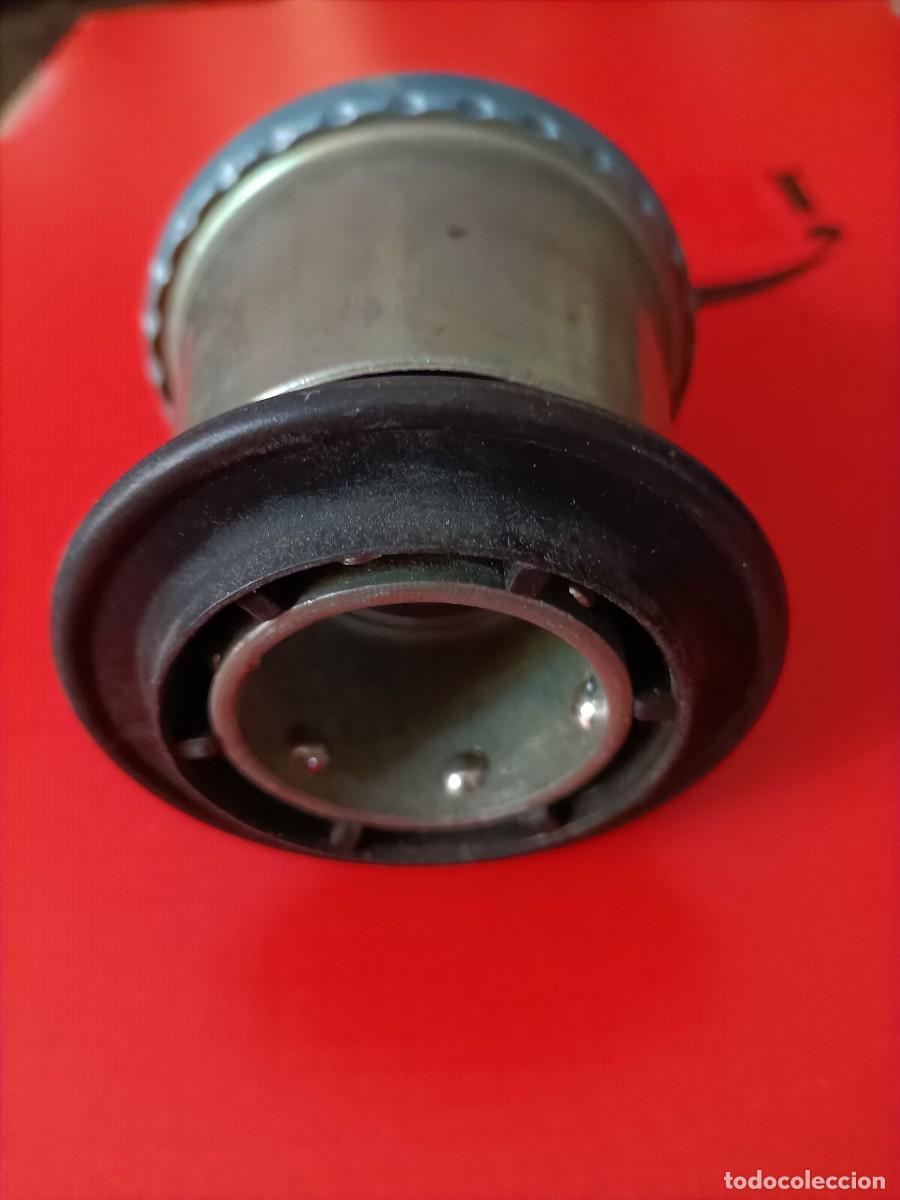 Vintage: ADAPTADOR PARA BOTELLA DE BUTANO EN EXTERIOR SALIDA LIBRE REPSOL, MODELO 04-05.