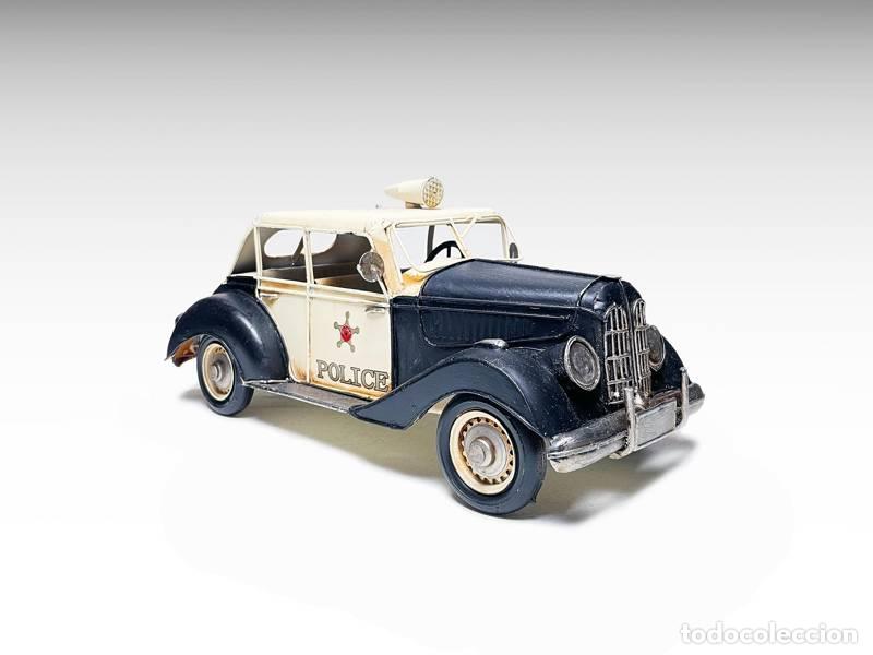 Vintage: Maqueta met&aacute;lica - Coche de polic&iacute;a antiguo (1368)