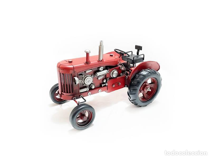 Vintage: Maqueta met&aacute;lica - Tractor antiguo de &eacute;poca (maqueta a escala) (1387)