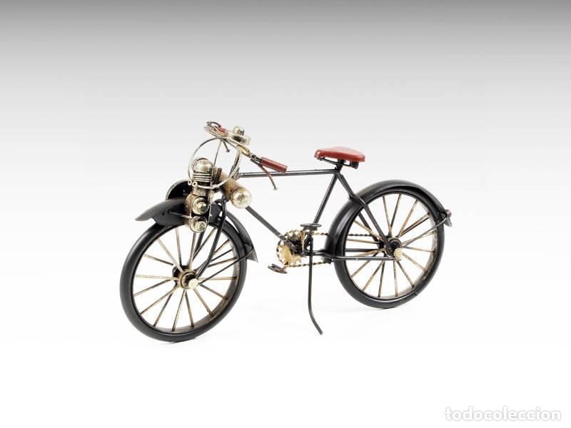 Vintage: Modelo de metal - Bicicleta antigua (1312)