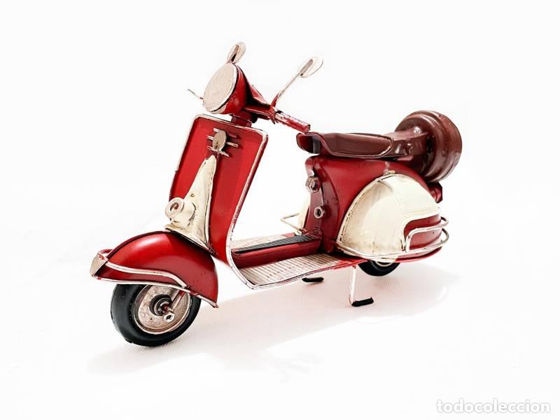 Vintage: Modelo met&aacute;lico - Scooter Vespa cl&aacute;sico (modelo a escala) (1308)