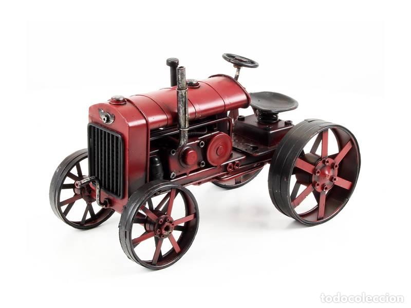 Vintage: Maqueta met&aacute;lica - Tractor antiguo (1391)