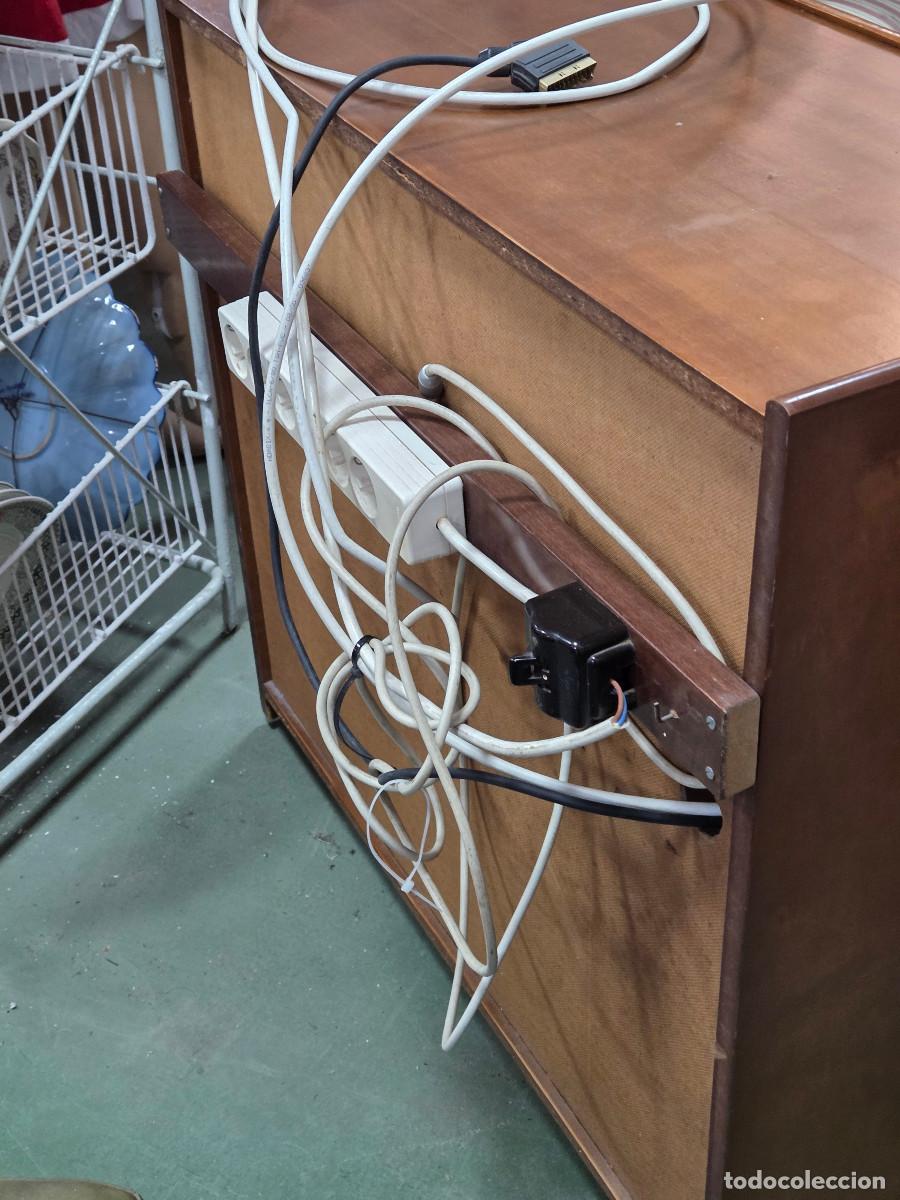 Vintage: mesa de TV con sus cables gastos de envio 45&euro; - Foto 7