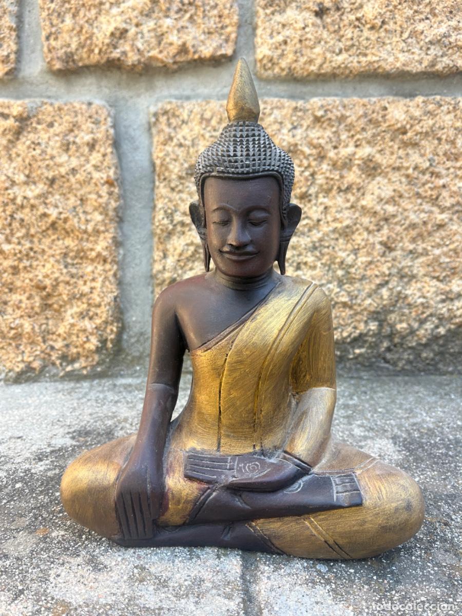 Vintage: Buda sentado de madera con dorado. Muy buen estado.