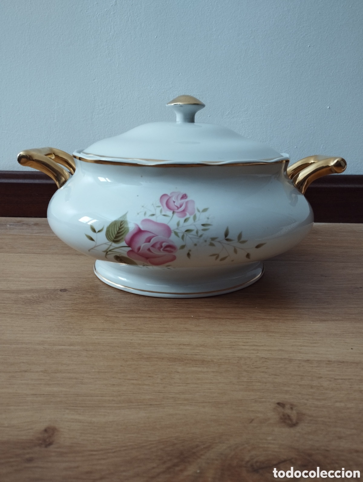 Vintage: Antigua sopera de porcelana sin usar