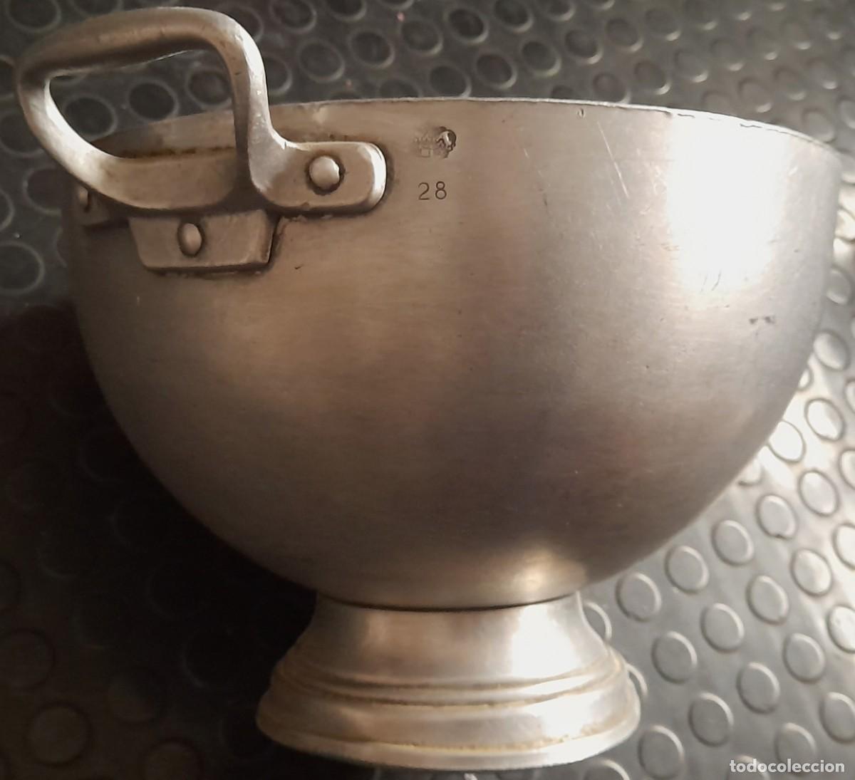 Vintage: Antigua sopera de aluminio. - Foto 5
