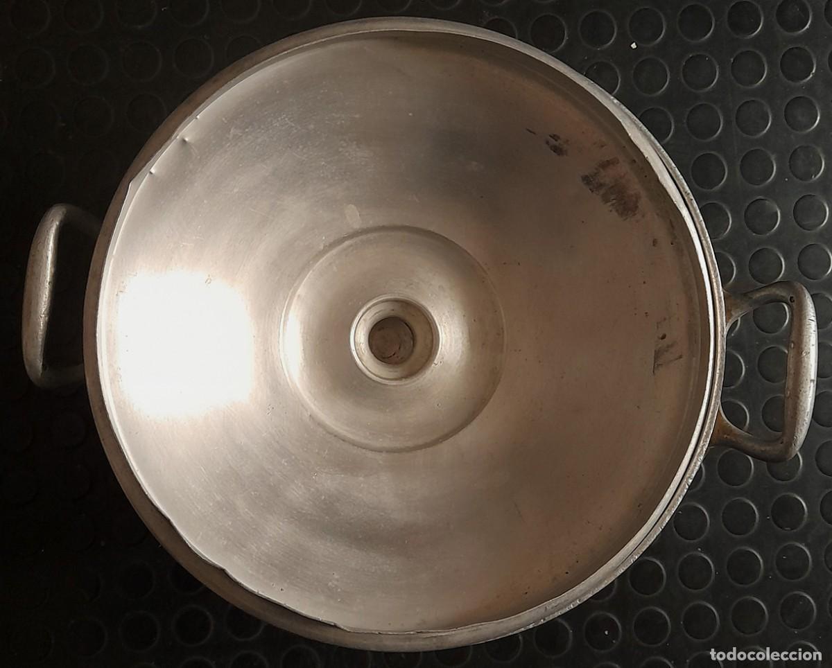 Vintage: Antigua sopera de aluminio. - Foto 7