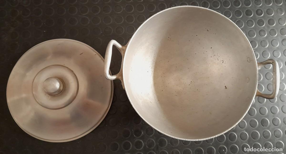 Vintage: Antigua sopera de aluminio. - Foto 8