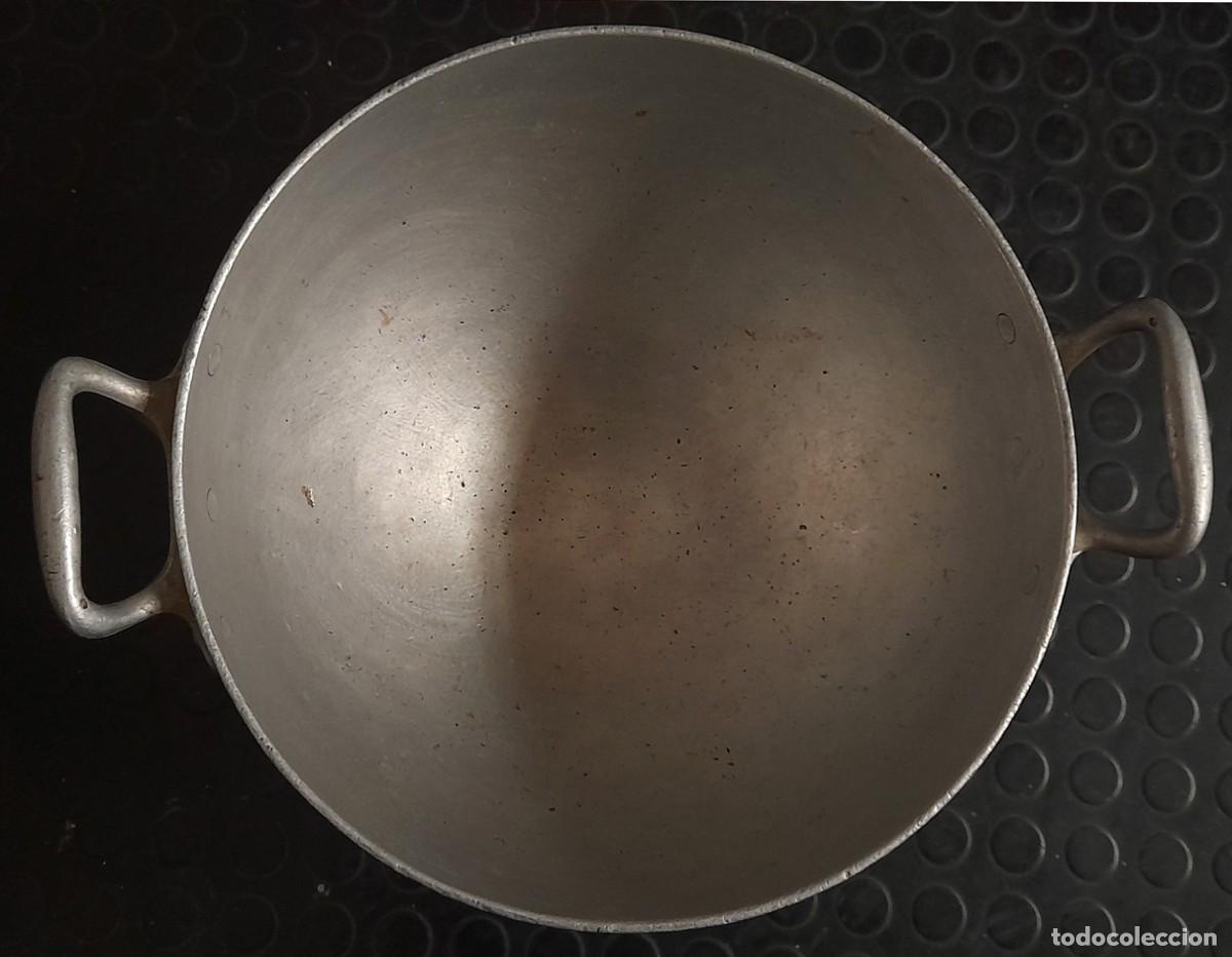 Vintage: Antigua sopera de aluminio. - Foto 9