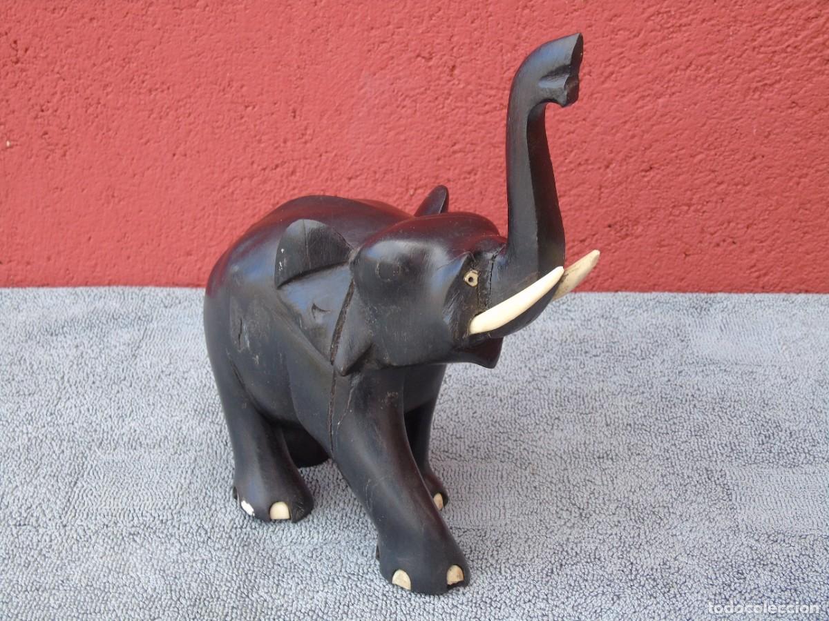 Vintage: ELEFANTE TALLADO EN MADERA DE &Eacute;BANO Y HUESO.