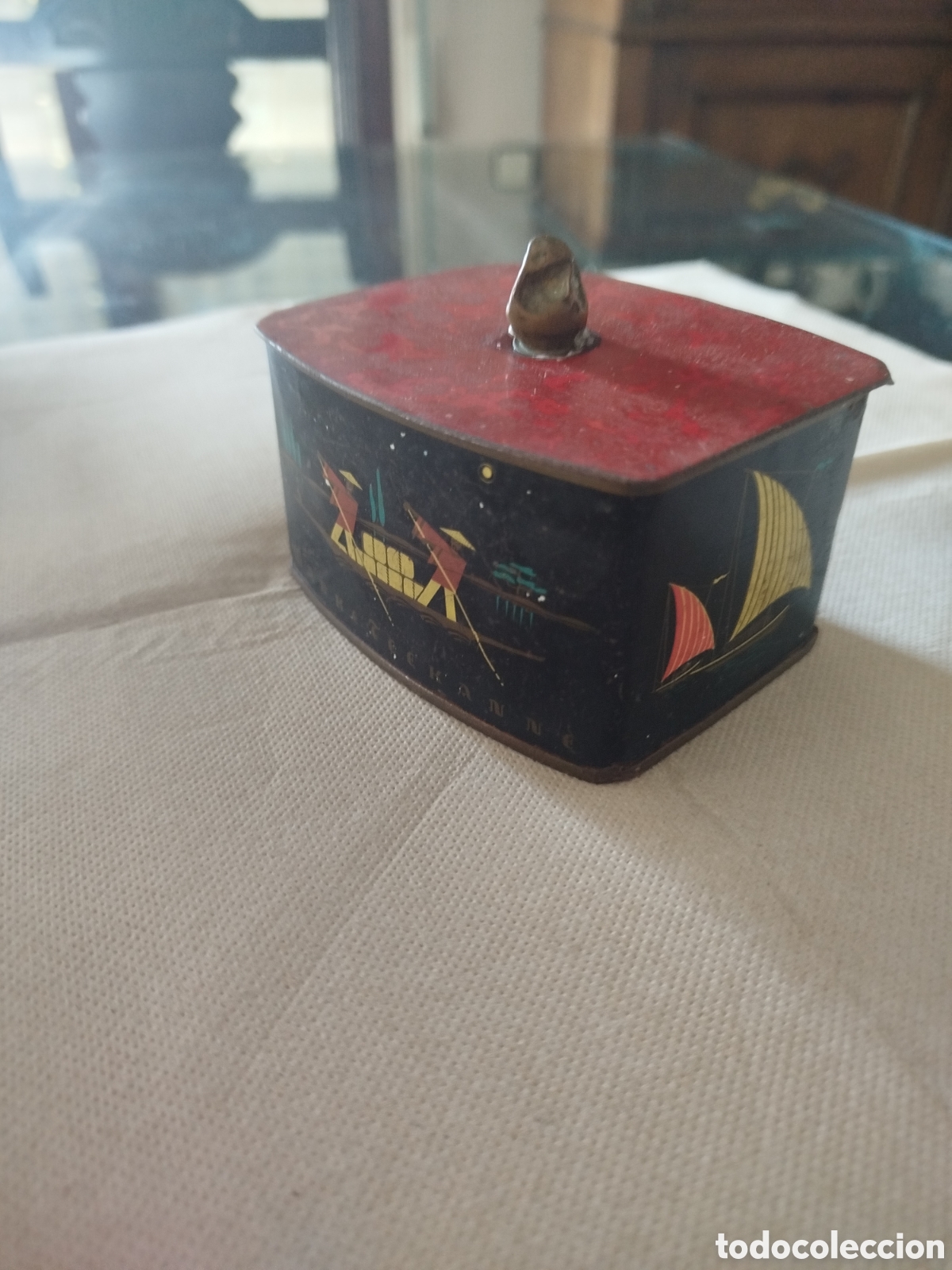 Vintage: Caja met&aacute;lica de te TEEKANNE con dise&ntilde;o Oriental