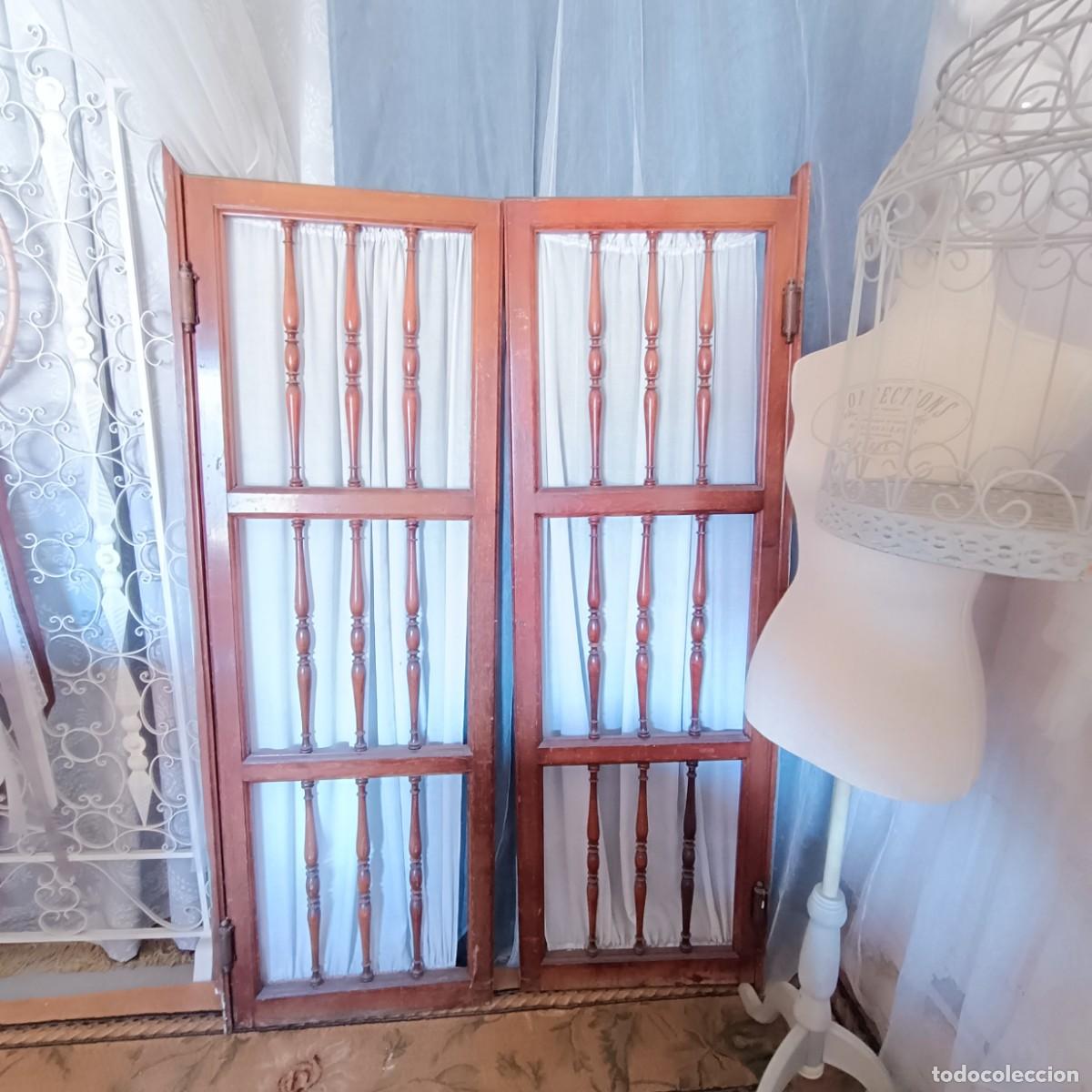 Vintage: Puertas vaiven de madera torneada. - Foto 1