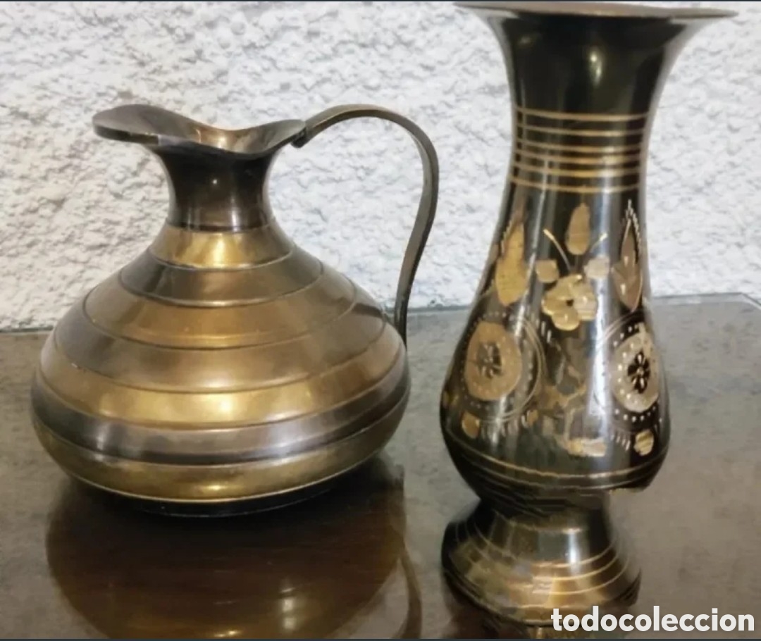 Vintage: Lote de dos jarras met&aacute;licas artesanales hechas en la India
