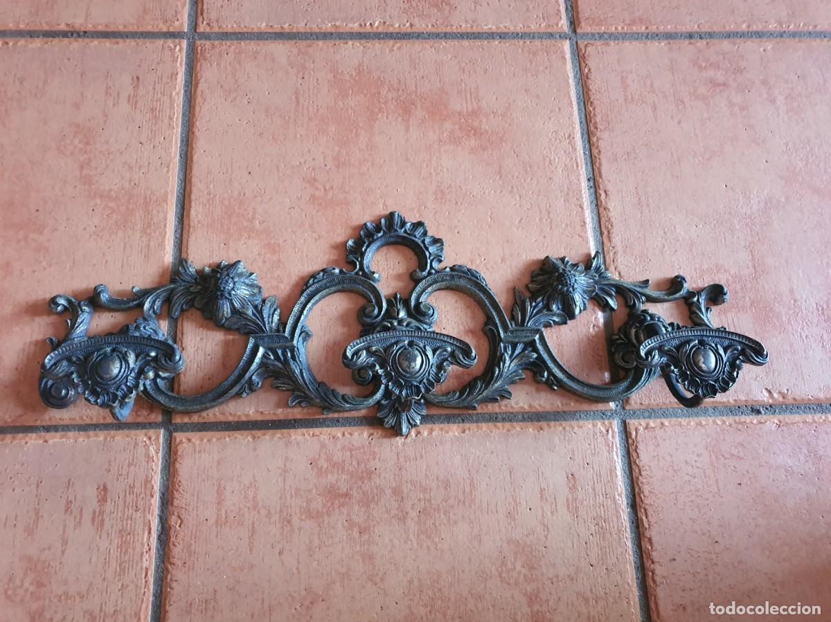Vintage: Perchero de Pared de Estilo estilo Peris Andreu. - Hierro Fundido - 54 cm