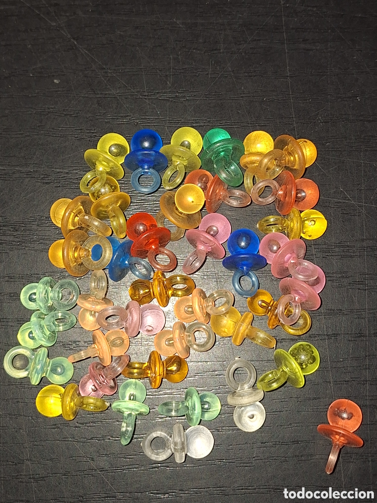 Vintage: 39 chupetes decorativos collares o pulseras a&ntilde;os 90