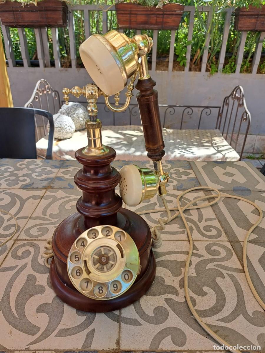 Vintage: Tel&eacute;fono antiguo madera