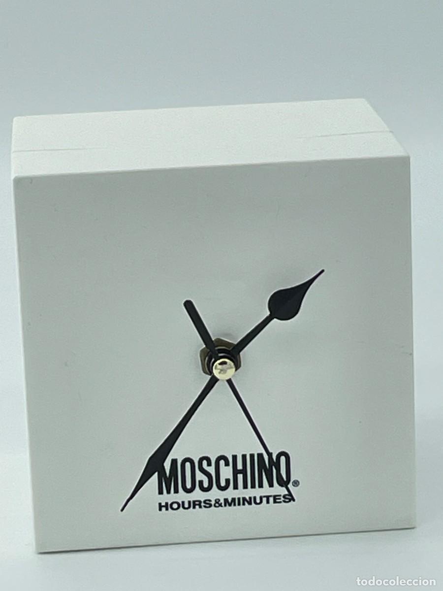 Vintage: MOSCINO. Hours & Minutes. Caja reloj de mesa analogico.