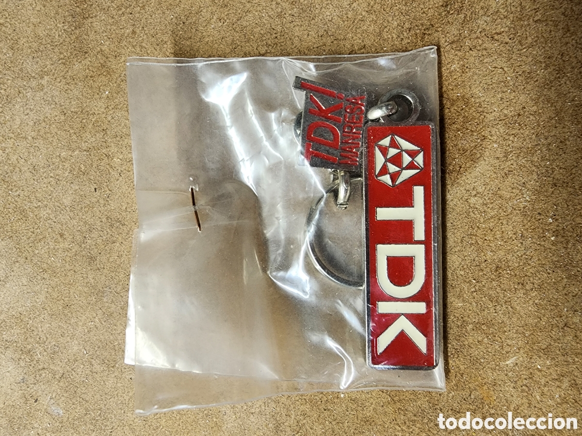 Vintage: Lote pin y llavero nuevo tdk manresa