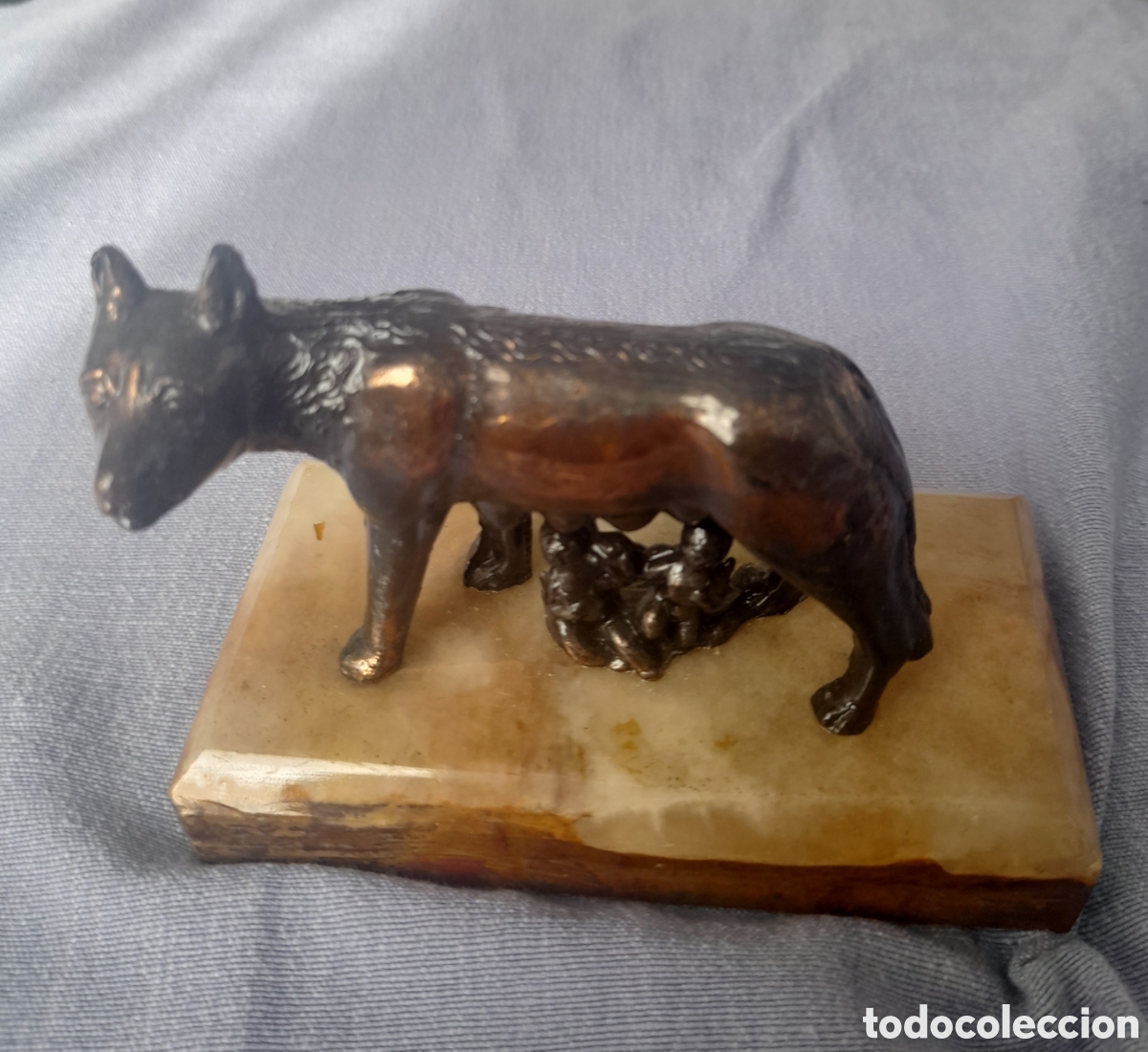 Vintage: Antigua Figura Loba Capitolina Bronce / Metal sobre M&aacute;rmol - Souvenir Roma Vintage