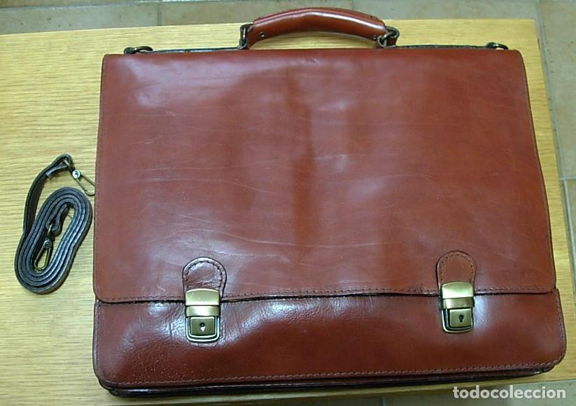 Vintage: Antiguo MALETIN EJECUTIVO VINTAGE en Piel Reverso de Ante Completo con accesorios Correa y Llaves