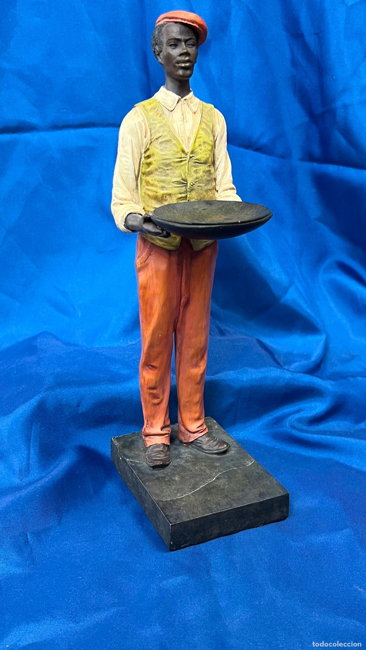 Vintage: Figura Vintage de Botones / Mozo de Recibidor en Resina Pol&iacute;croma. Portallaves de Sobremesa