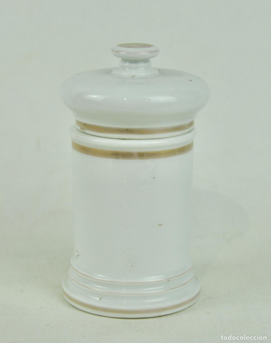 Vintage: Peque&ntilde;o bote farmacia