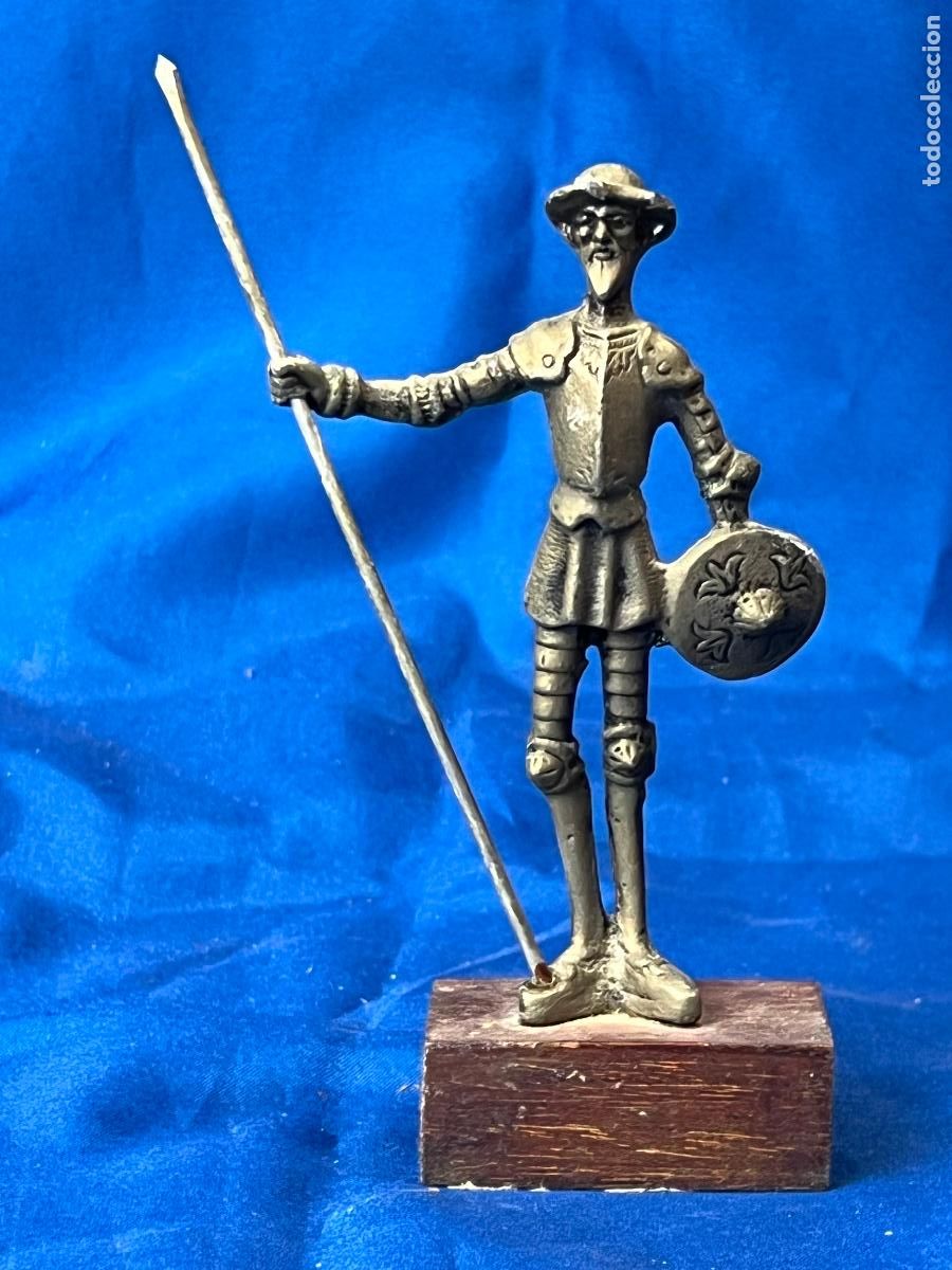 Vintage: T&iacute;tulo comercial: Antigua Figura de Don Quijote de la Mancha en Metal Fundido. Escultura