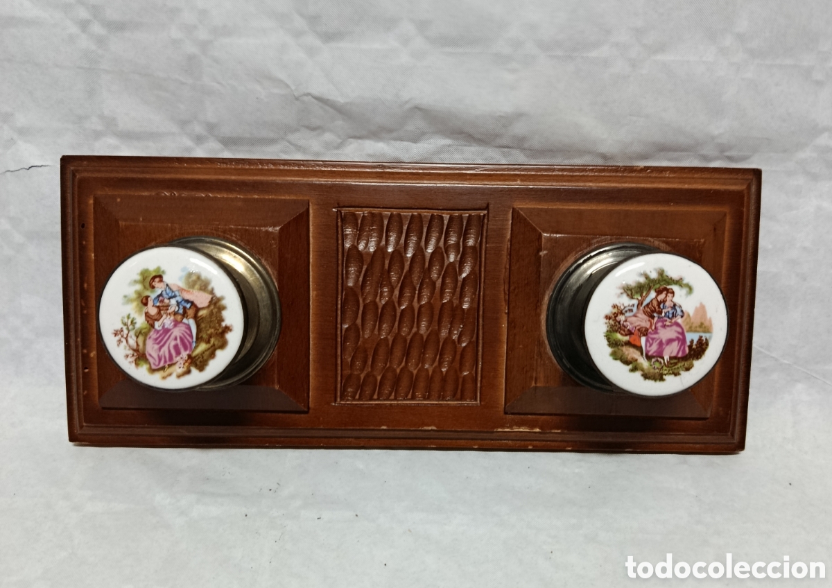 Vintage: Antiguo perchero vintage madera y porcelana