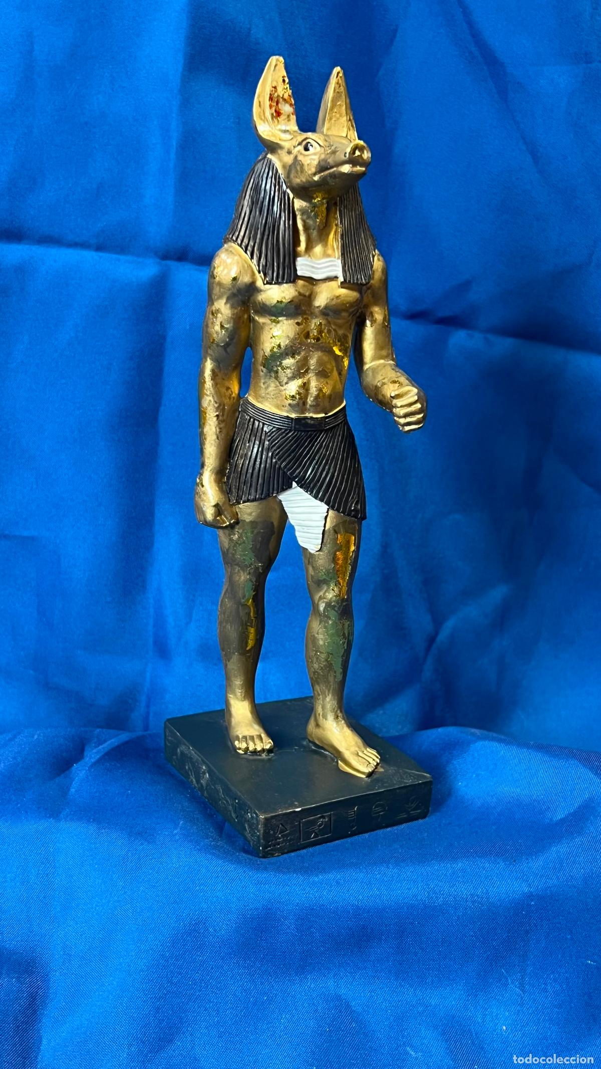 Vintage: Antigua Figura de Anubis Dios Egipcio Pol&iacute;croma en Dorado y Negro. Escultura Mitolog&iacute;a Vintage
