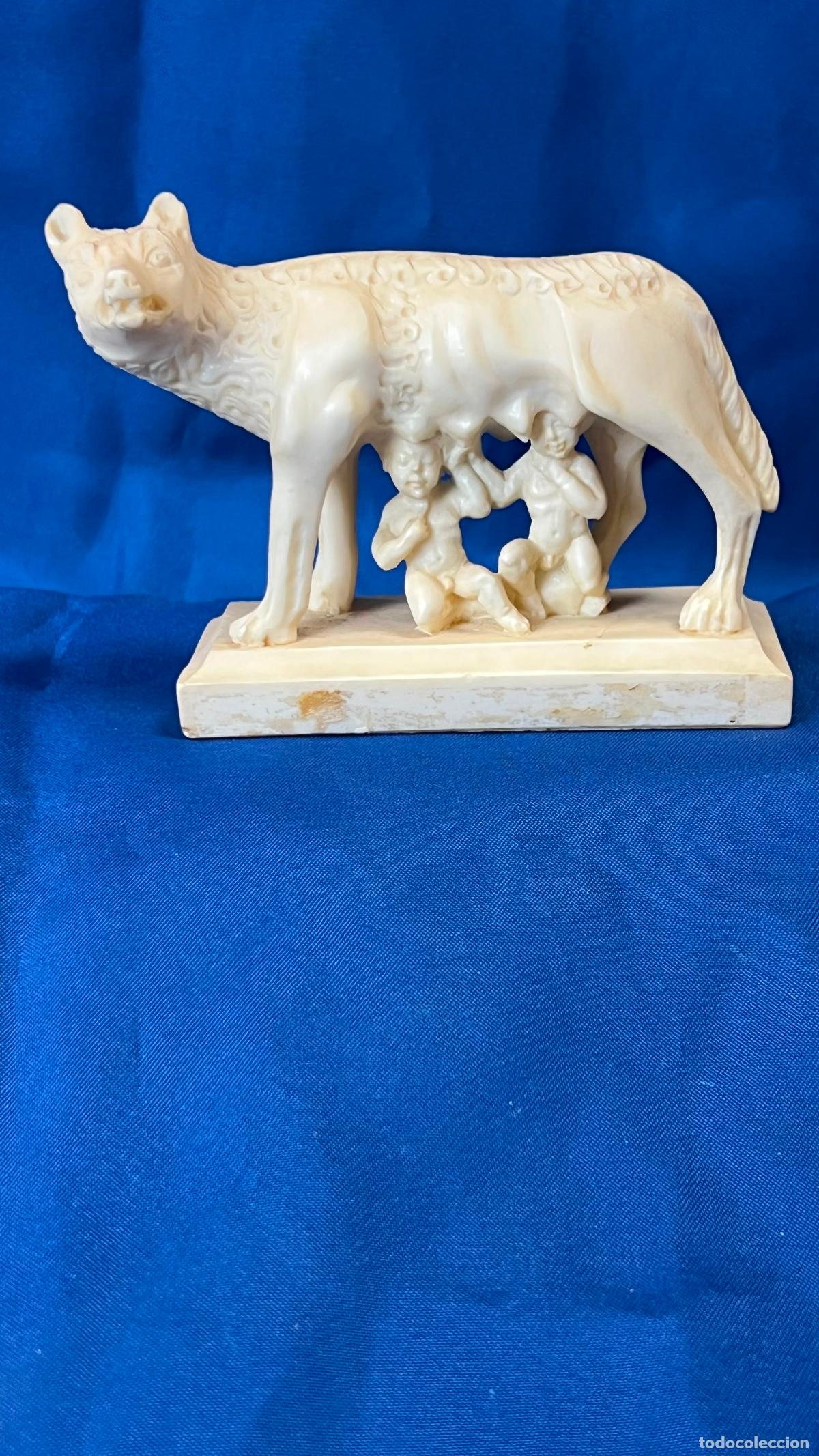 Vintage: FIGURA DE LA LOBA CAPITOLINA (LUPERCA) EN PASTA DE ALABASTRO O RESINA