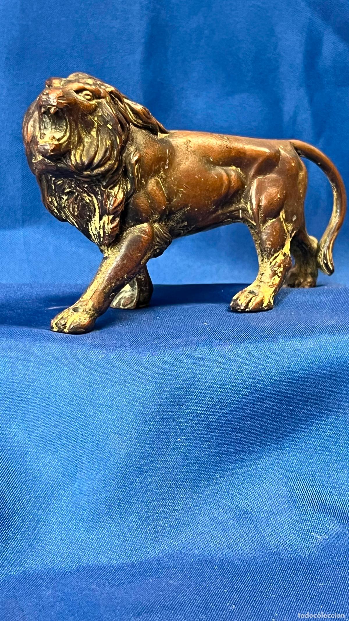 Vintage: FIGURA DE LE&Oacute;N RUGIENTE EN BRONCE O METAL FUNDIDO