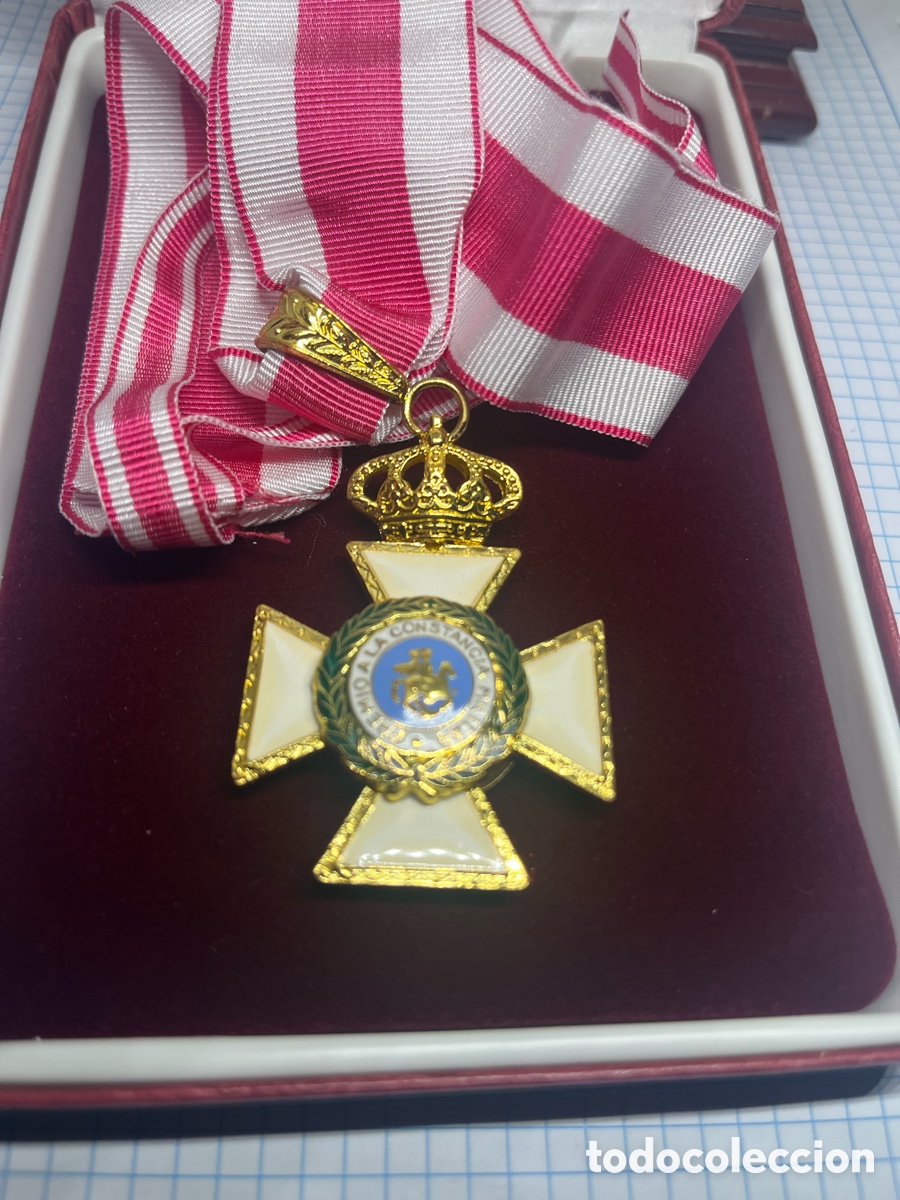 Vintage: MEDALLA ORDEN SAN HERMENEGILDO CON ESTUCHE