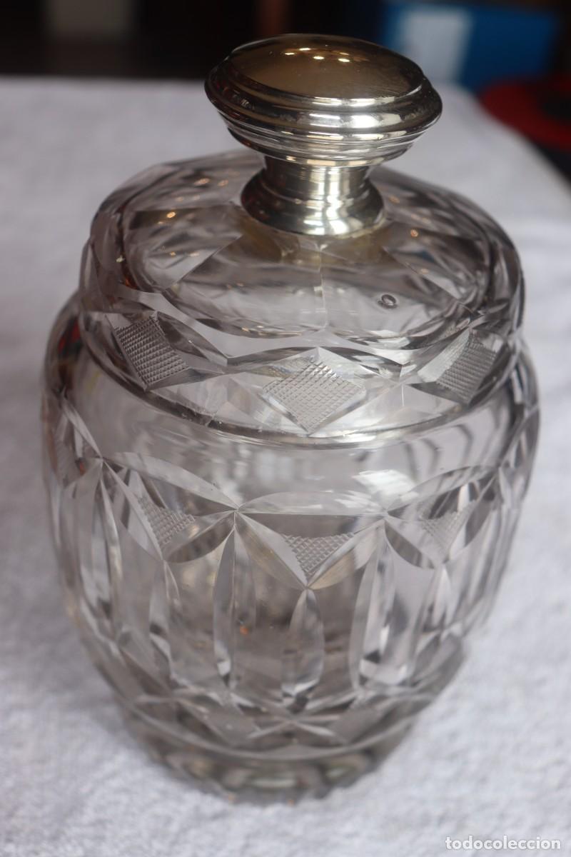 Vintage: Bombonera cristal tallado vintage tapa plateada
