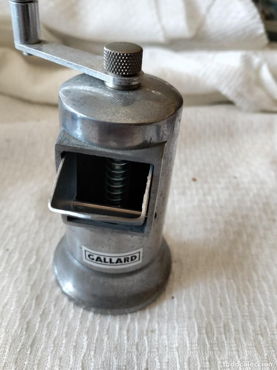 Vintage: MOLINILLO FRANCES ALUMINIO FUNDIDO VINTAGE