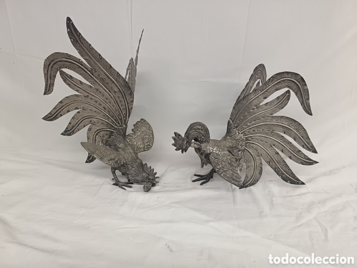 Vintage: PAREJA DE GALLOS DE PELEA DE ALPACA, 34 CM APROX