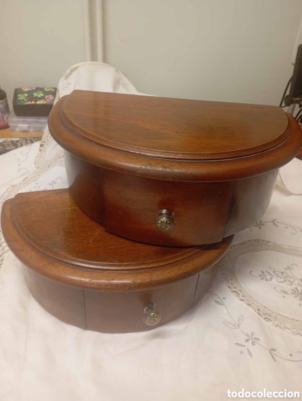 Vintage: 2 mesitas de noche,madera