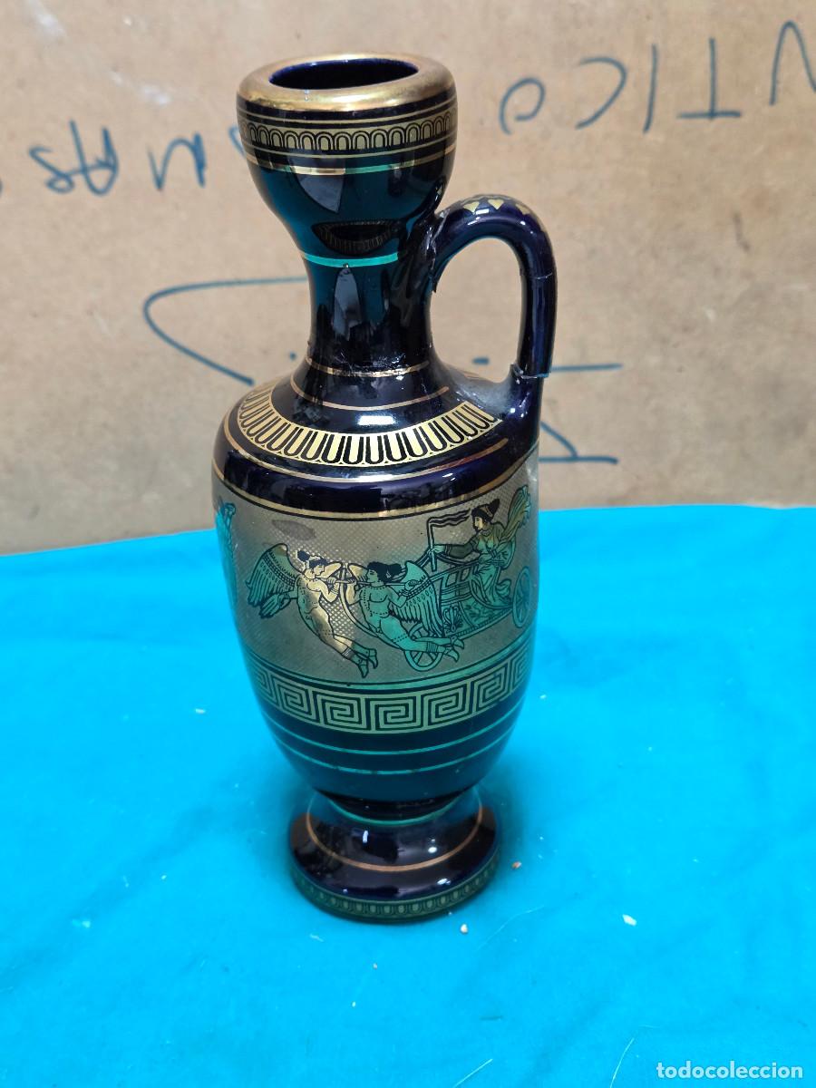 Vintage: anfora de ceramica dorada