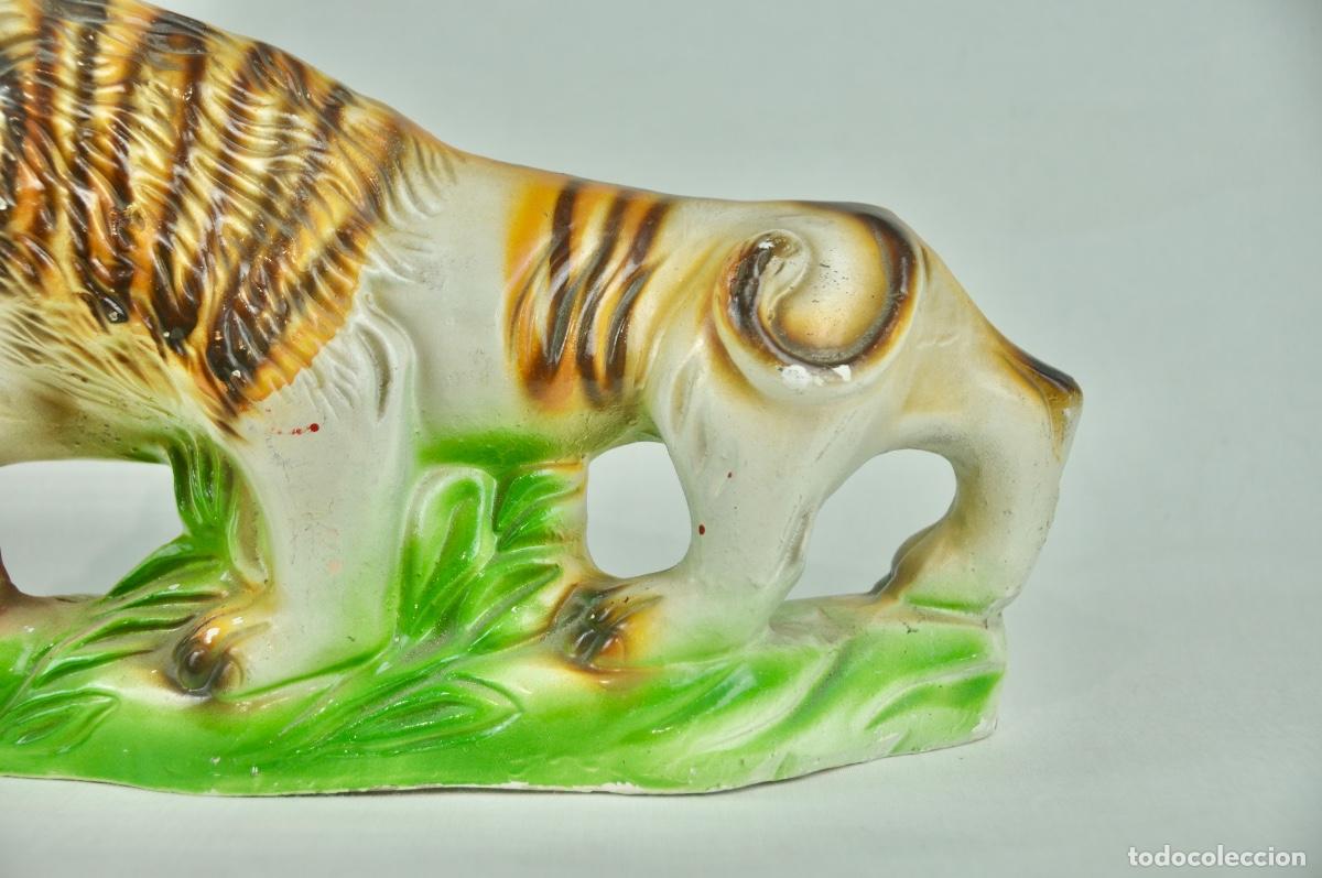 Vintage: Figura le&oacute;n escayola - Foto 3