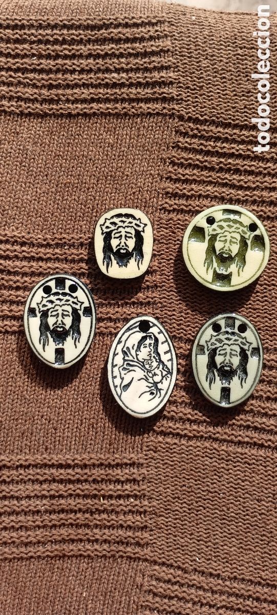 Vintage: Lote 5 colgantes o imanes realizados en marmolina