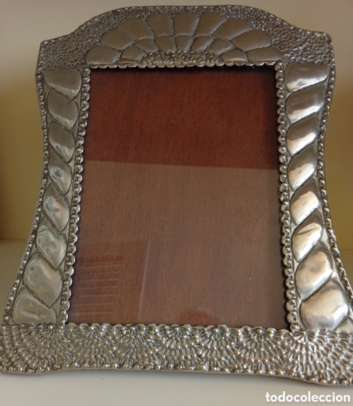 Vintage: Precioso marco vintage decorativo de madera y plata