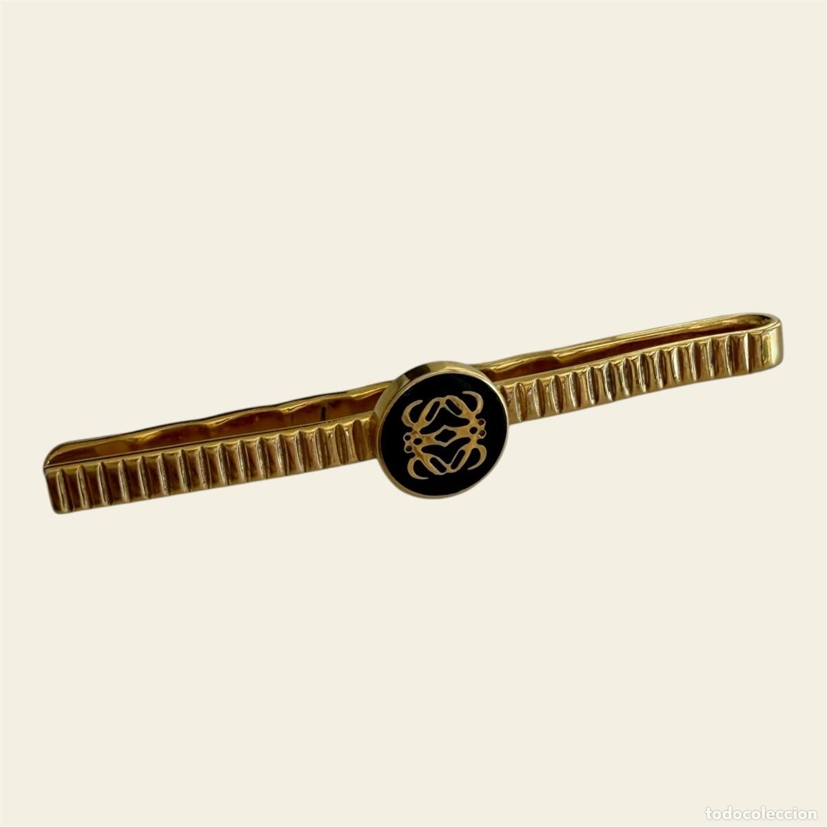 Vintage: Pasador de corbata Loewe vintage dorado anagrama a&ntilde;os 90