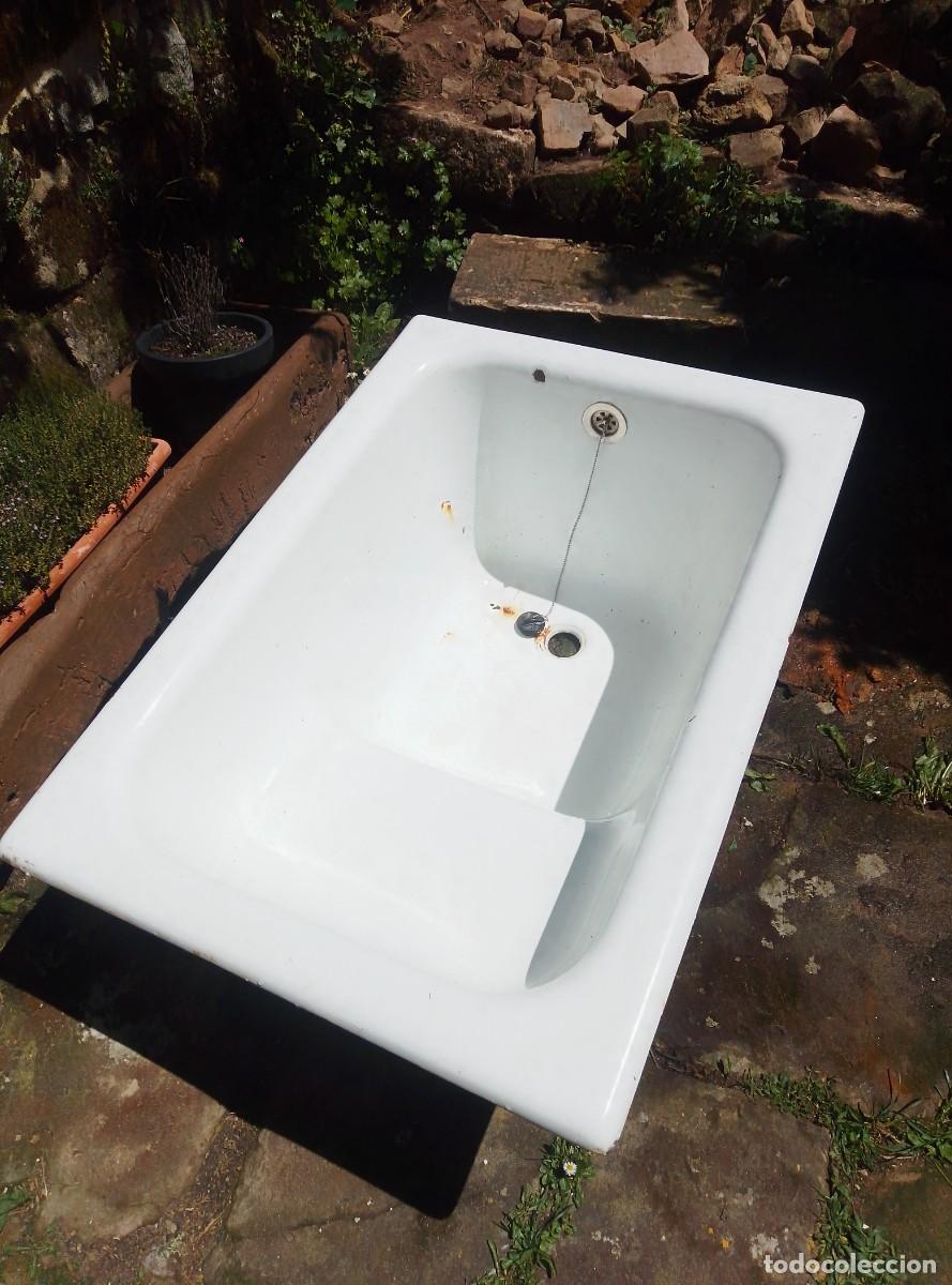Vintage: Ba&ntilde;era antigua hierro fundido esmaltada y asiento. 100 x 70 cm