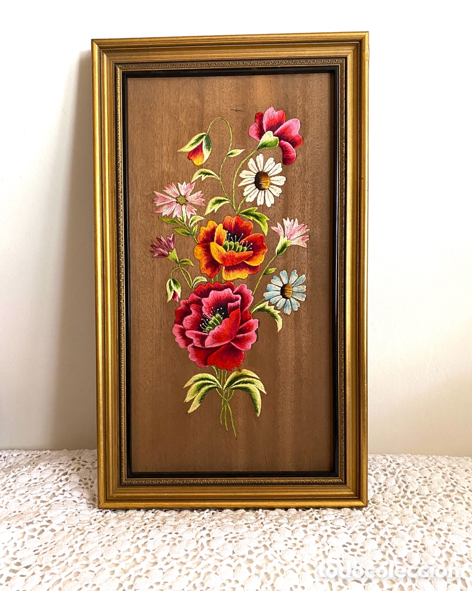 Vintage: Cuadro vintage de madera bordado floral
