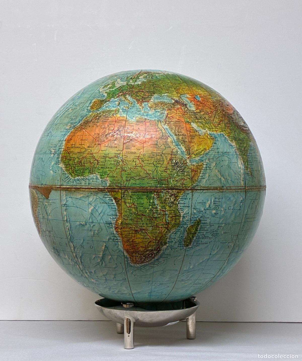 Vintage: Bola del mundo globo terr&aacute;queo en cart&oacute;n.
