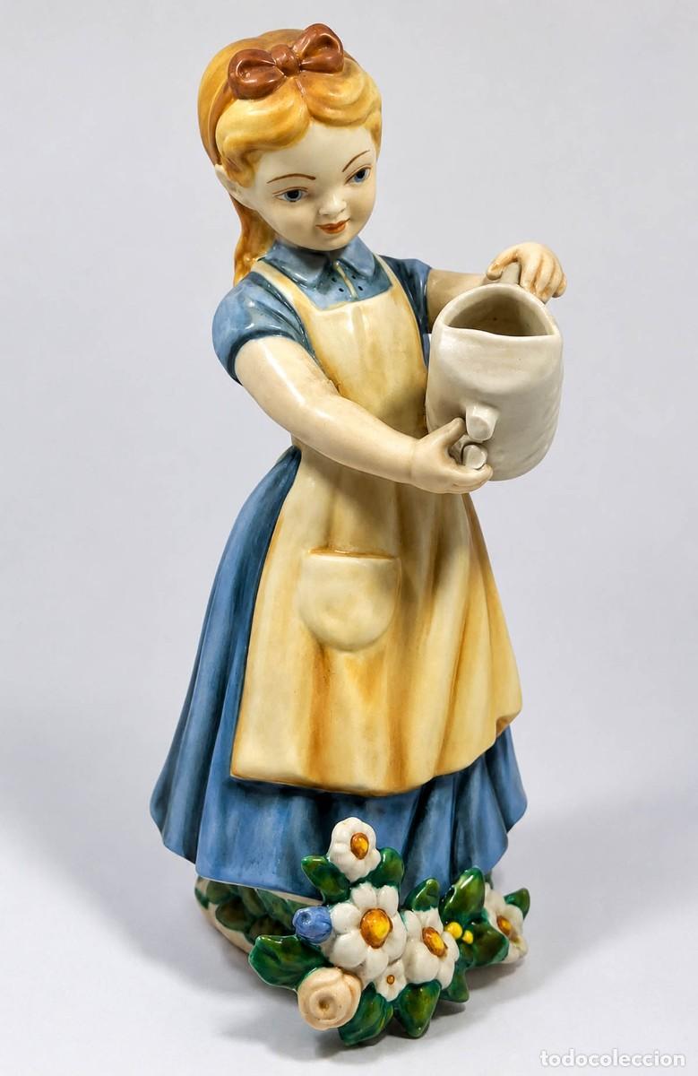 Vintage: Estatuilla Ni&ntilde;a con Jarra. Altura 25 cm