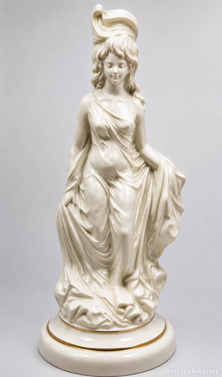 Vintage: Estatuilla-Candelabro de Mujer. Altura 33 cm