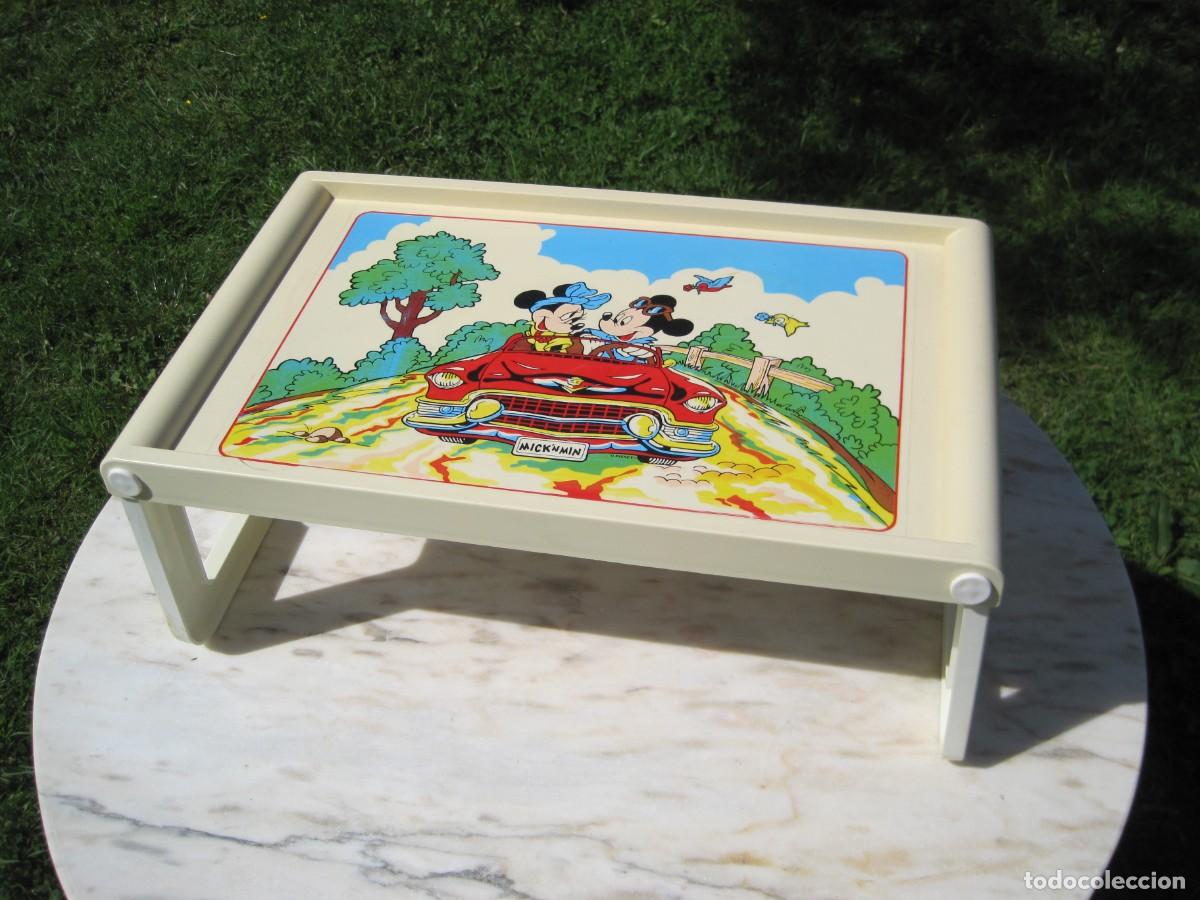 Vintage: BANDEJA DE PL&Aacute;STICO - PATAS PLEGABLES - MICKEY MOUSE Y MINNIE EN COCHE - WALT DISNEY - STOR -A&Ntilde;OS 80