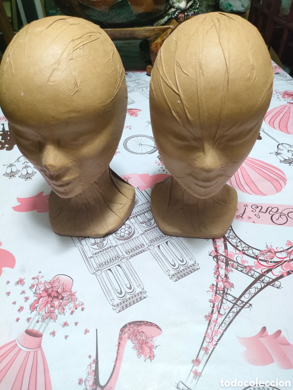 Vintage: 2 cabezas de exposici&oacute;n en papel mach&eacute; a&ntilde;os 60