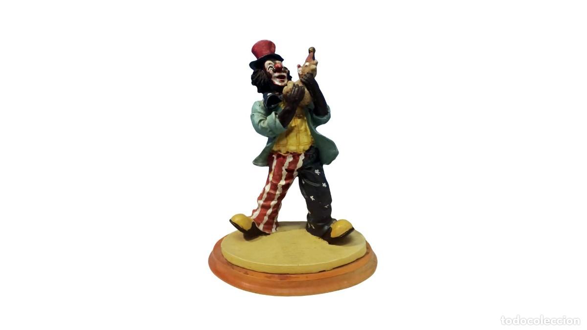 Vintage: Figura: Payaso en Resina con su Oso, Peana en Madera, Vintage