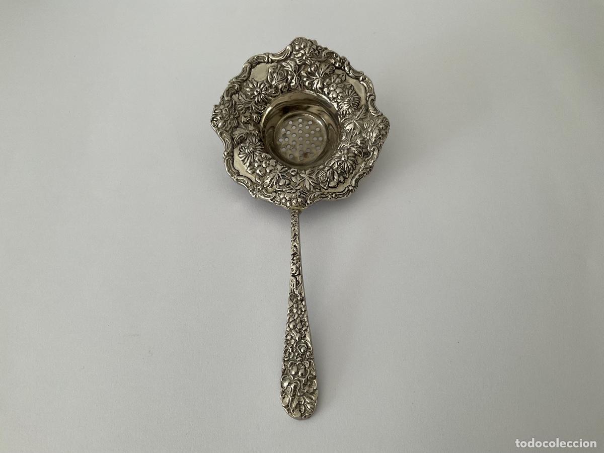 Vintage: Colador vintage Godinger con relieve floral para t&eacute;, cacao o az&uacute;car glas
